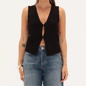 Rumored Prince Street Top in Black